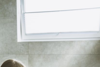 Organiza bien el tiempo para que tu hijo y tú salgan impecables desde la 
casa.