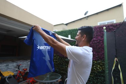 Cruz vestirá su camiseta número 5: Barcelona, River Plate, Guayaquil City, Liga de Quito y ahora Emelec.