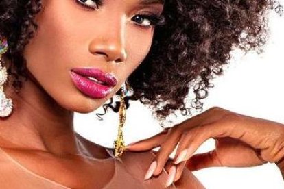 Este vestido que utilizó en la competencia preliminar fue diseñado por  Darwin Vaca.