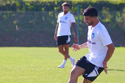 José Albertí, entrenando con Emelec en Argentina donde hace la pretemporada el cuadro azul.