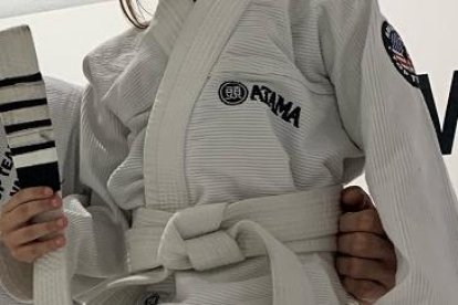 Lucía tuvo su primera clase de jiu-jitsu brasileño en el 2022.  Se entusiasmó al ver a su papá Dani entrenando.