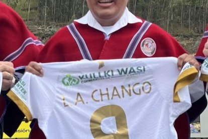 Ya se llevan y de maravilla... Carlos Alfaro Moreno, Luis Chango y Miguel Ángel Loor.