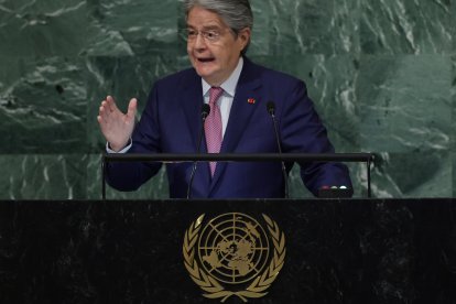 Lo acompañará el canciller Juan Carlos Holguín, el ministro de Producción, Julio José Prado, entre otros.