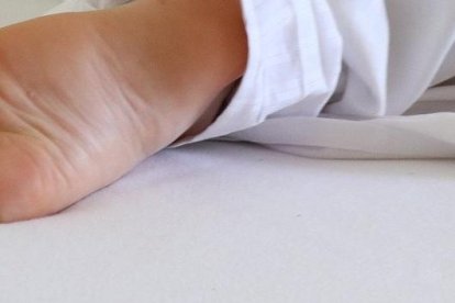 El cuerpo de Junior terminó baleado en un colchón.