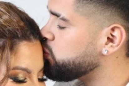 Samantha y Toño mantienen su relación amorosa alejada de los medios de comunicación.