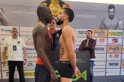 Authentic Mina y Milan Prat durante la ceremonia de pesaje que se realizó en Alemania.