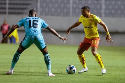 Jefferson Montero de Aucas enfrenta a Luis Gustavino de Cumbayá.
