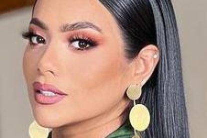 Dora es una presentadora y actriz ecuatoriana.