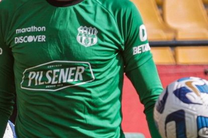 Javier Burrai volverá a la titularidad en Barcelona.