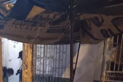 Policías llegaron al lugar del suceso para recabar indicios.