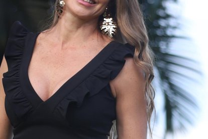 Se encuentra bajo los cuidados de sus hijos y esposo.