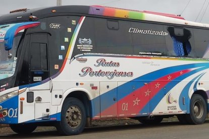 El bus en el que fue baleado el policía penitenciario.