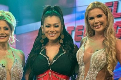 Marián Sabaté y Carolina Jaume con Dora West que les da la bienvenida como nuevas panelista de Los Hackers