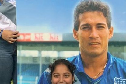 Mónica y sus hijas Danna, Emiliany y Paula Coronel en un homenaje que se le hizo a Dannes en el Capwell.