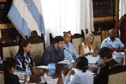 “No soy tonto ni odiador, Guayaquil no puede parar”, escribió el alcalde en Twitter.