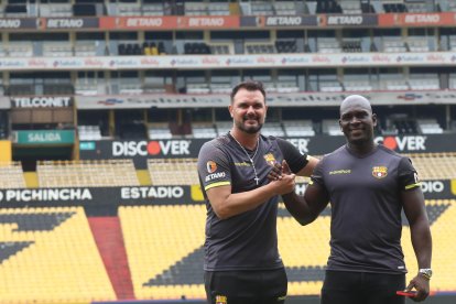 Barcelona se alista para el duelo que se dará mañana ante la Católica.