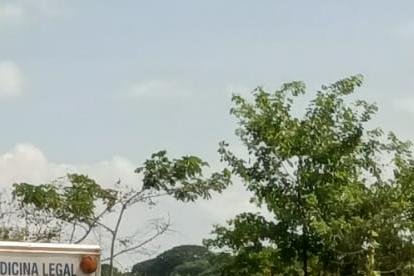 A unos tres kilómetros encontraron un cuerpo con las piernas cortadas.