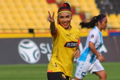 La alegría del gol en Barcelona, se llama Madelen Riera.