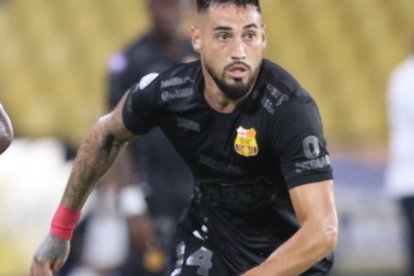 Francisco Fydriszewski (d) llegó esta temporada a Barcelona, por pedido de Fabián Bustos.