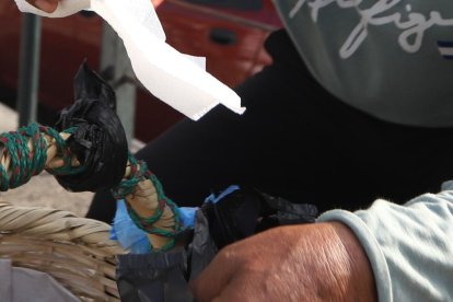 Gregorio Palma lleva  40 años vendiendo sus pasteles de lunes a viernes.