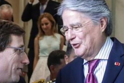 El Presidente, Guillermo Lasso, con el alcalde de Madrid, José Luis Martínez-Almeida