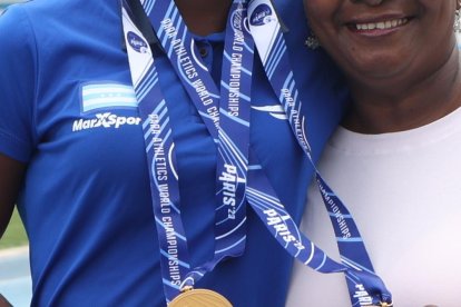 Kiara Rodríguez junto a su madre, Narcisa España, su principal motivación.