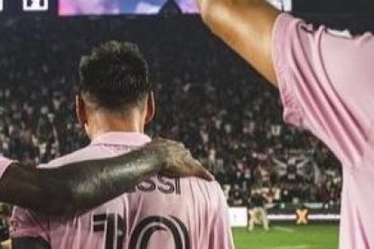 Para la historia la foto de Lionel Messi y Dixon Arroyo.