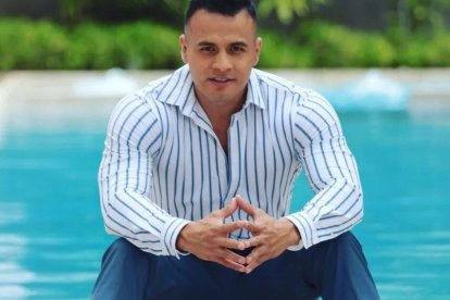 Arturo Vizcarra es un bailarín y actor, que ha participado en varias producciones nacionales.