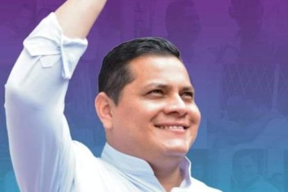 El abogado Miguel Santos Burgos, de 39 años fue candidato a alcalde y Concejal de su cantón.