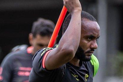 Damián Díaz volverá a la titularidad en Barcelona.