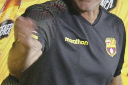 Diego López, hizo varios cambios en la alineación ante Independiente.