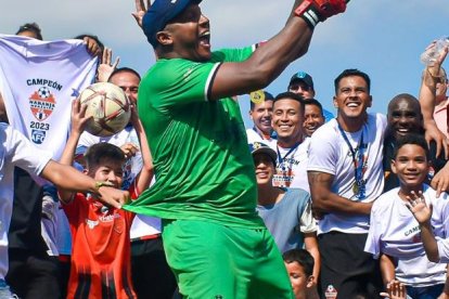 Máximo Banguera, de Naranja Mekánica y un título que le faltaba, ser campeón  de segunda categoría.