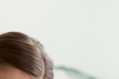 Arreglarse las uñas es parte del cuidado personal.