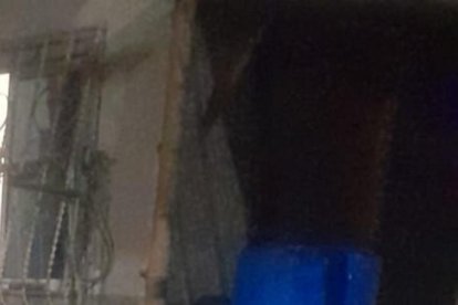 Las dos víctimas estaban sentadas sobre muebles, cuando fueron atacadas.