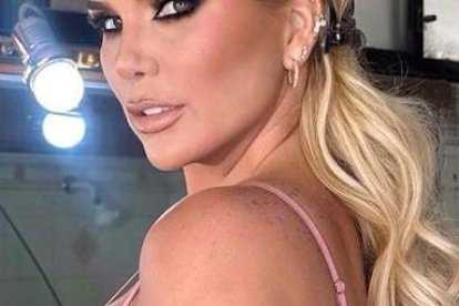 La actriz aprovechó su maquillaje y producción con el Dúo del Ecuador y realizó las fotografías.