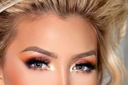 Jasú Montero es una cantante ecuatoriana y presentadora de televisión.