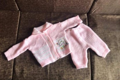 Hasta la ropa de la nena le habían comprado, solo les queda de recuerdo.