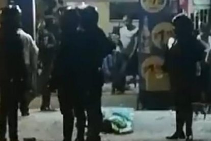 Policías llegaron al lugar para recabar indicios, en El Recreo.