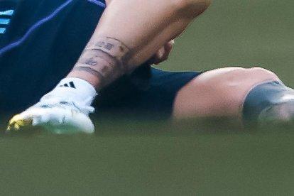 Lionel Messi entrena con sus compañeros de la selección de fútbol Argentina en Buenos Aires.