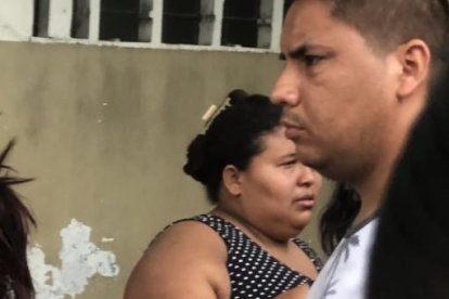 Familiares del policía, consternados por el ataque a su pariente.