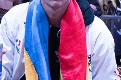 El joven tiene una carrera artística de tres años como rapero.