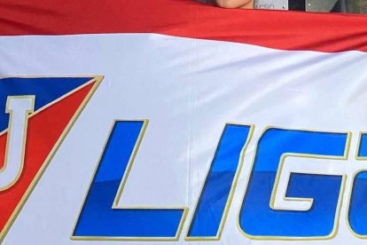 Paúl y Selena Reyes viajaron junto a Andrés Oña a Uruguay para alentar a Liga de Quito en la gran final de la Copa Sudamericana.