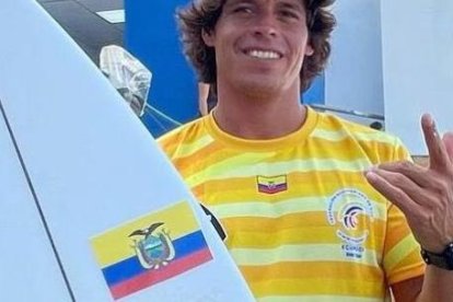 Israel en una de las últimas gráficas en vida, luego de un entrenamiento en El Salvador, país donde falleció el martes.