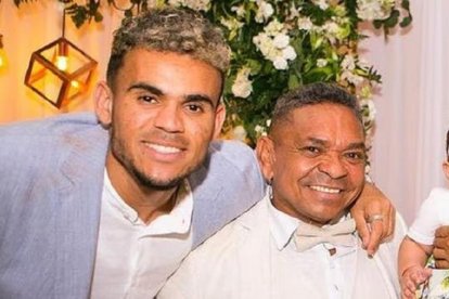 El futbolista Luis Díaz y su padre, Luis Manuel Díaz.