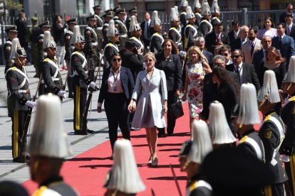 Annabella Azín, a su ingreso a la Asamblea.