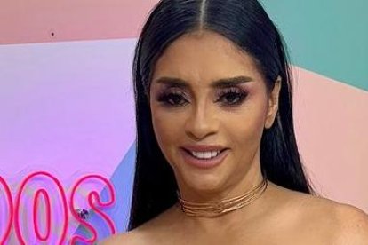 Paola Farías luce ropa muy sensual en sus programas.