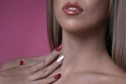 Joshi fue parte del  grupo musical  Kandela & Son, tras su separación formó en enero del 2023 el grupo Matices, junto a  las ex Kandela  Liz Tello y Yaritza.