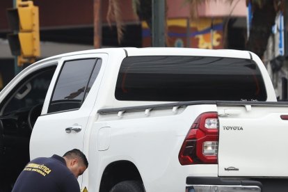 Uniformados llegaron a la zona para recabar indicios balísticos, que luego se confirmó que provenían de un arma calibre nueve milímetros.