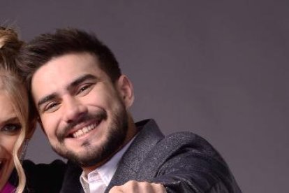 Los presentadores Emiliana Valdez y Carlos Scavone.