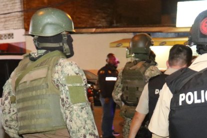 Los uniformados encontraron entre las evidencias municiones y armas de fuego. Los cartuchos eran tanto de armas cortas como largas.